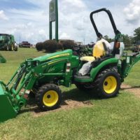 John Deere 2025R Tractor - Image 2