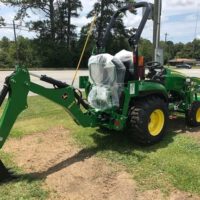 John Deere 2025R Tractor - Image 4