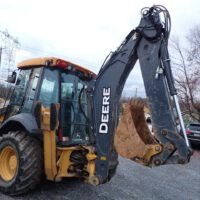 Deere 410L Backhoe - Image 3